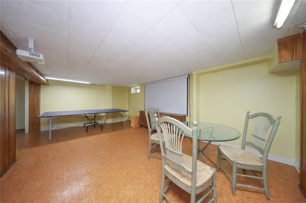 54 Rose Lane Out of NYC New Hyde Park NY 11040