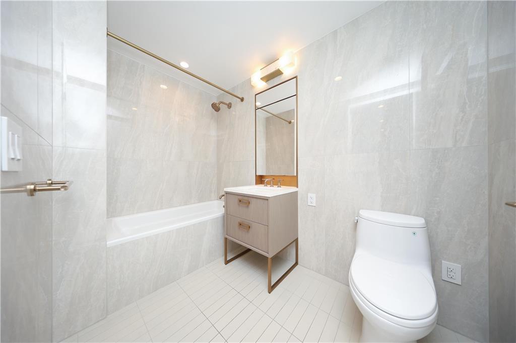 3 Court Square Long Island City Long Island City NY 11101