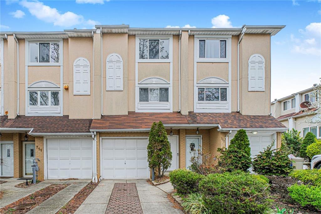 709 Correll Avenue Woodrow Staten Island NY 10309