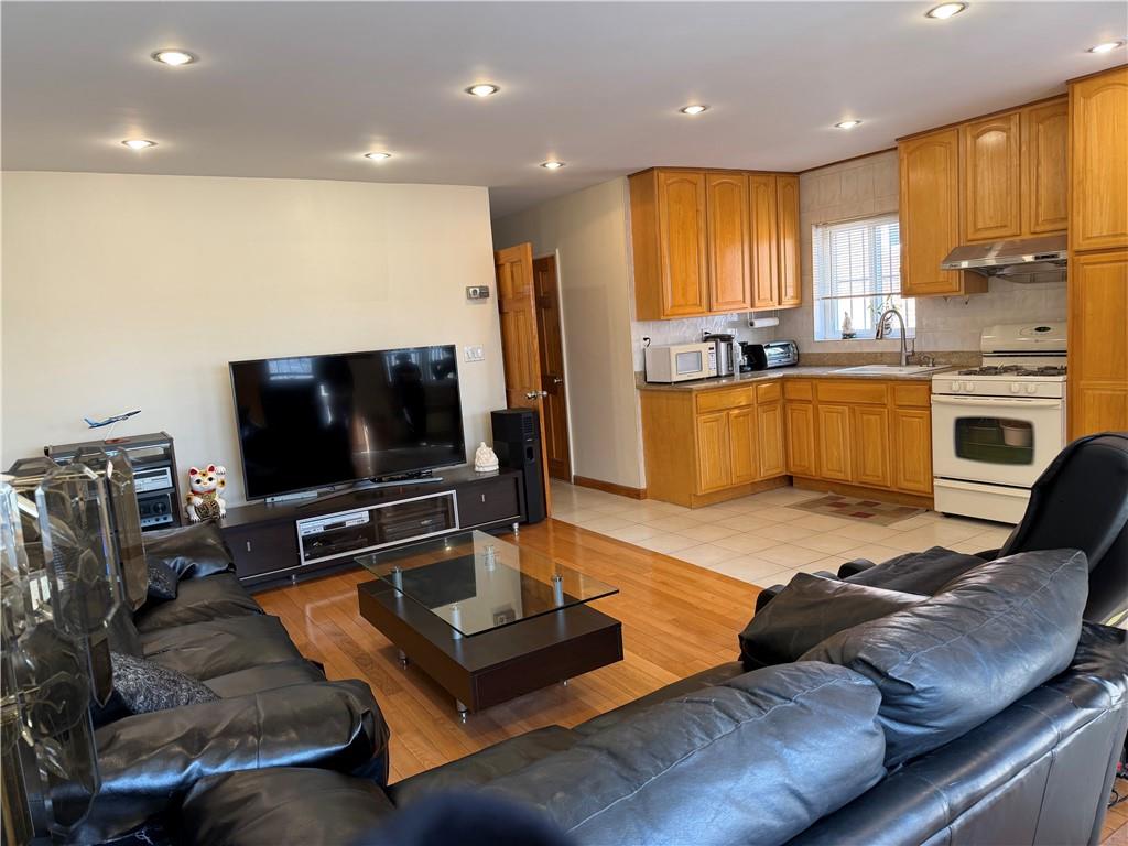 1066 East 100th Street Canarsie Brooklyn NY 11236