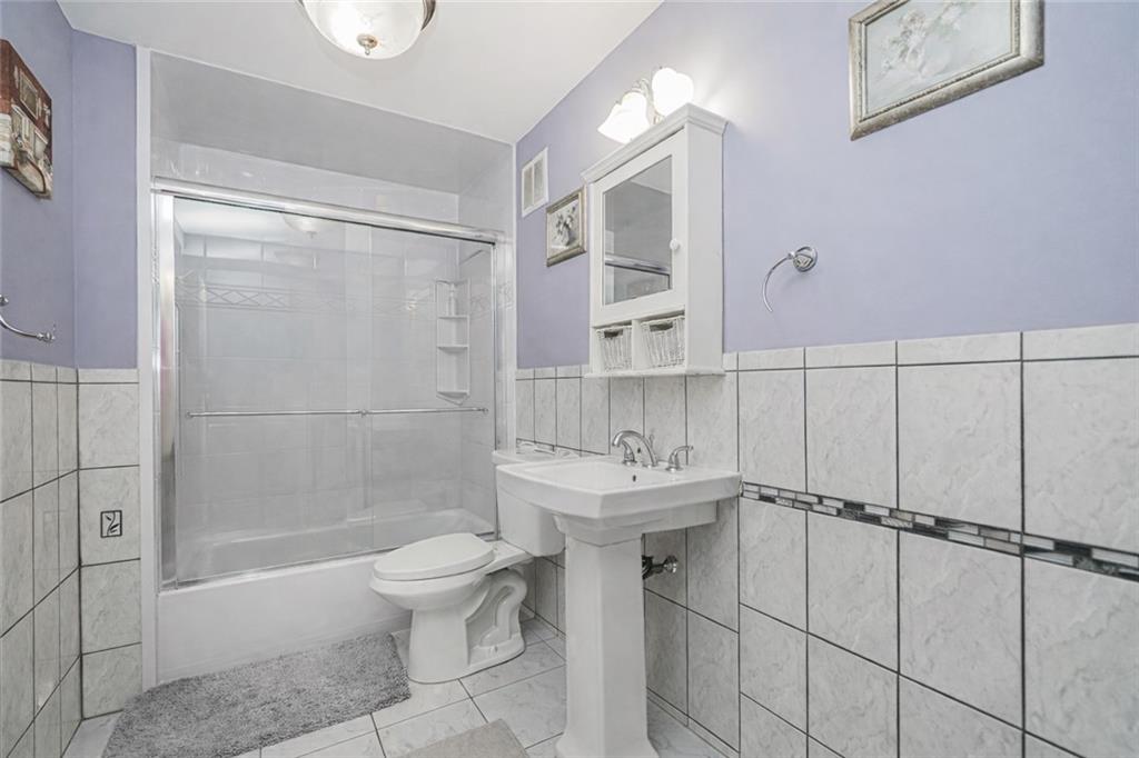 66 Rolling Hill Green Arden Heights Staten Island NY 10312