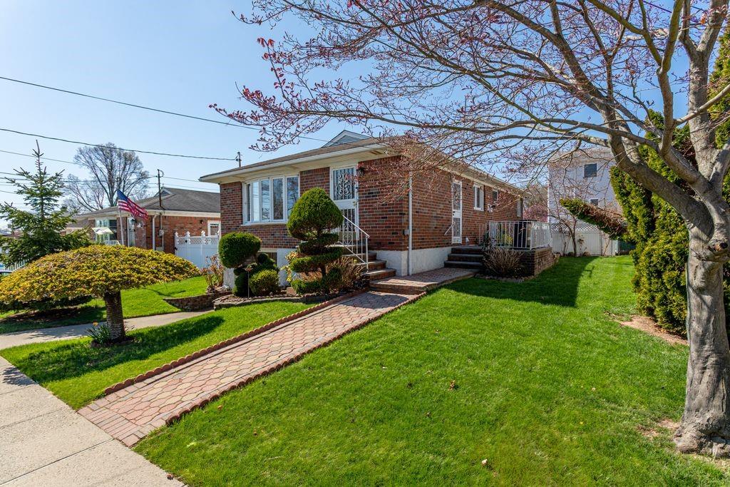 80 Spratt Avenue Bay Terrace Staten Island NY 10306