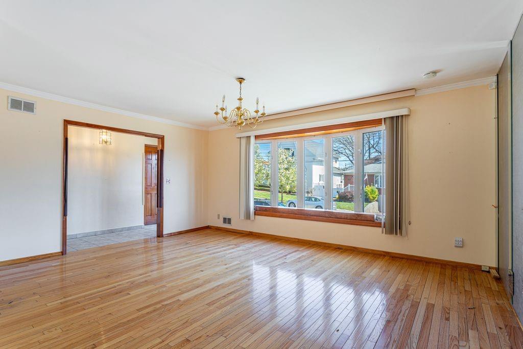 80 Spratt Avenue Bay Terrace Staten Island NY 10306