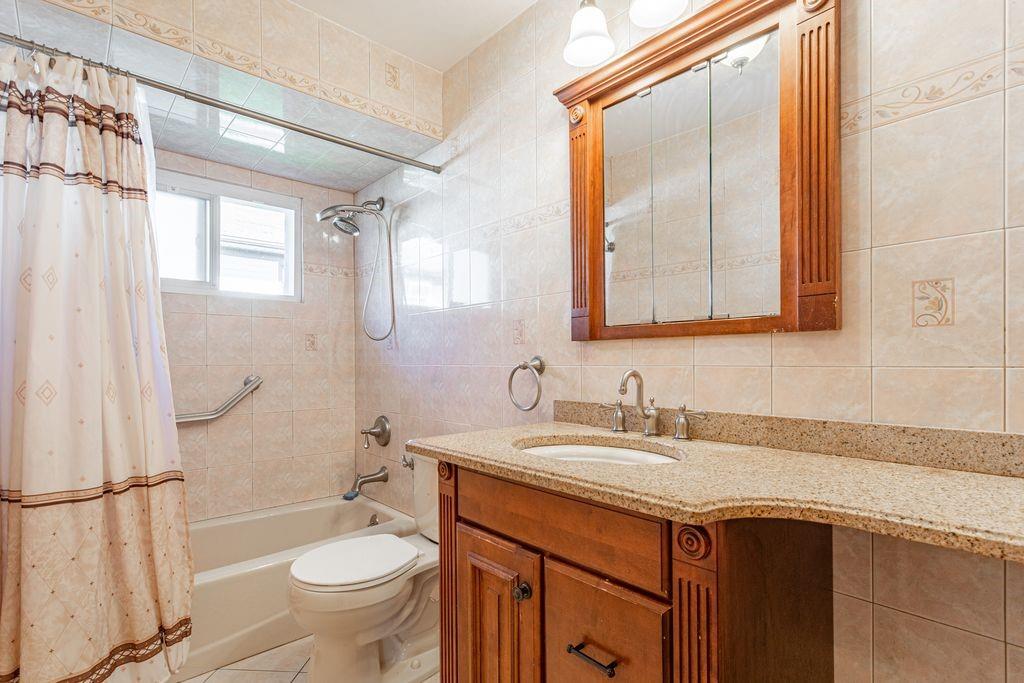 80 Spratt Avenue Bay Terrace Staten Island NY 10306