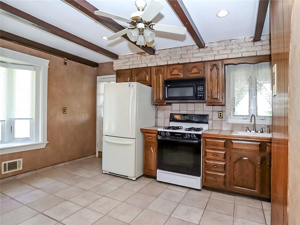 87 Tysens Lane Richmond Town Staten Island NY 10306