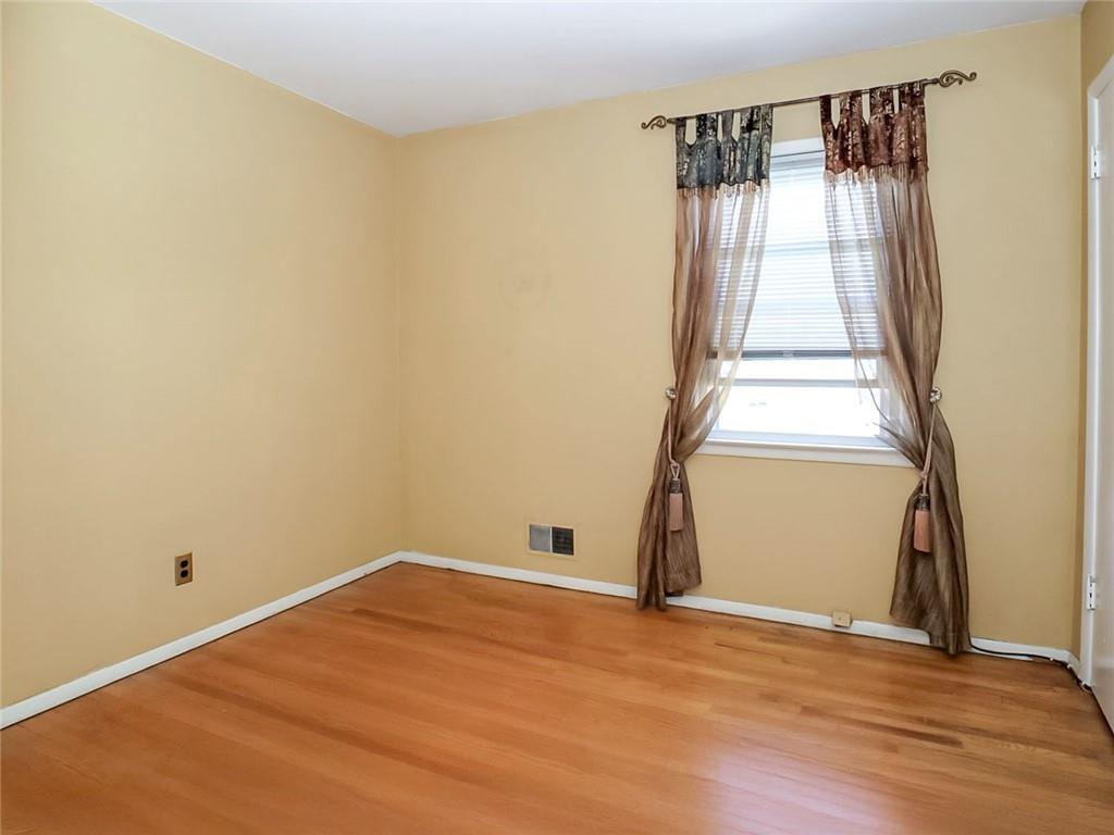 87 Tysens Lane Richmond Town Staten Island NY 10306