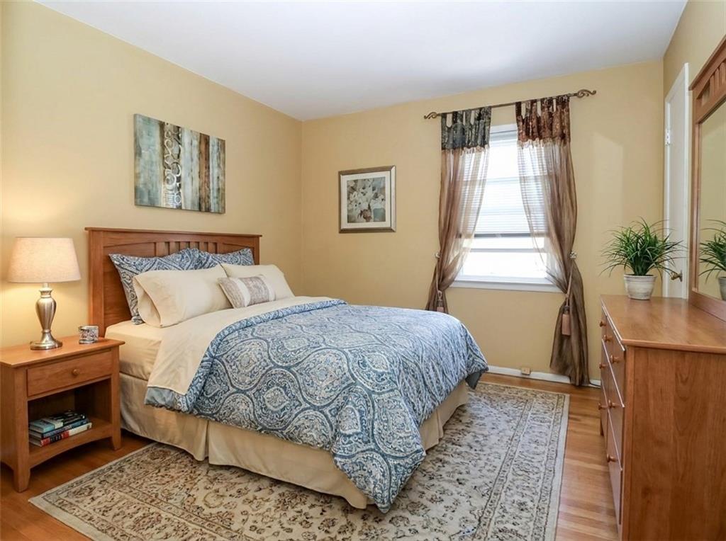 87 Tysens Lane Richmond Town Staten Island NY 10306