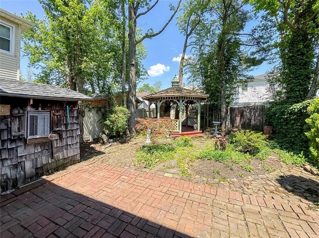 87 Tysens Lane Richmond Town Staten Island NY 10306