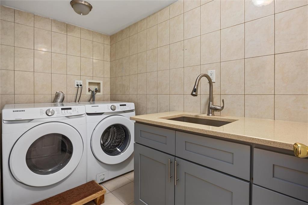 3194 Avenue V Marine Park Brooklyn NY 11229