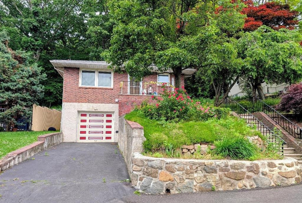 80 Cedar Terrace Grymes Hill Staten Island NY 10304