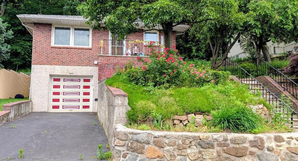 80 Cedar Terrace Grymes Hill Staten Island NY 10304