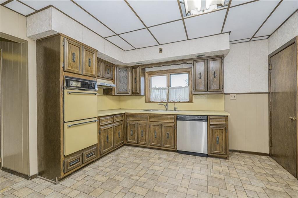 247 Guyon Avenue Oakwood Staten Island NY 10306