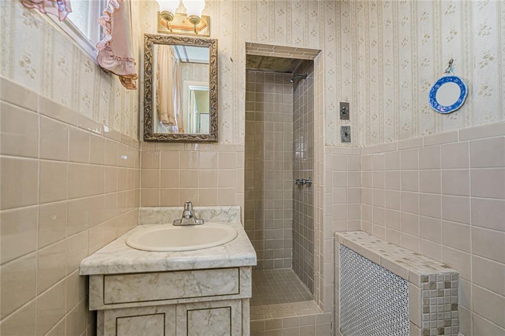 247 Guyon Avenue Oakwood Staten Island NY 10306