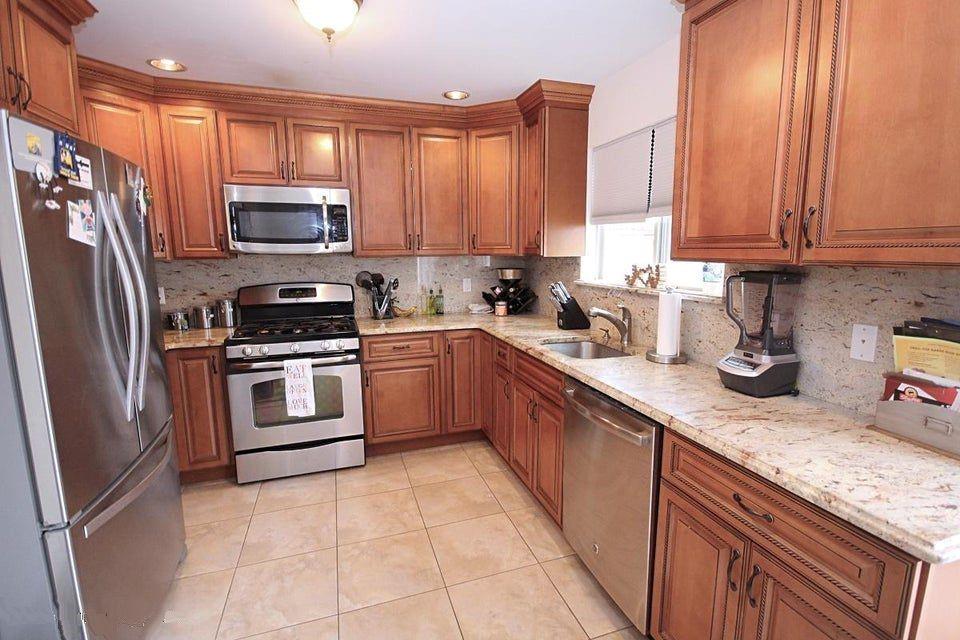 66 Plumtree Lane Rossville Staten Island NY 10309
