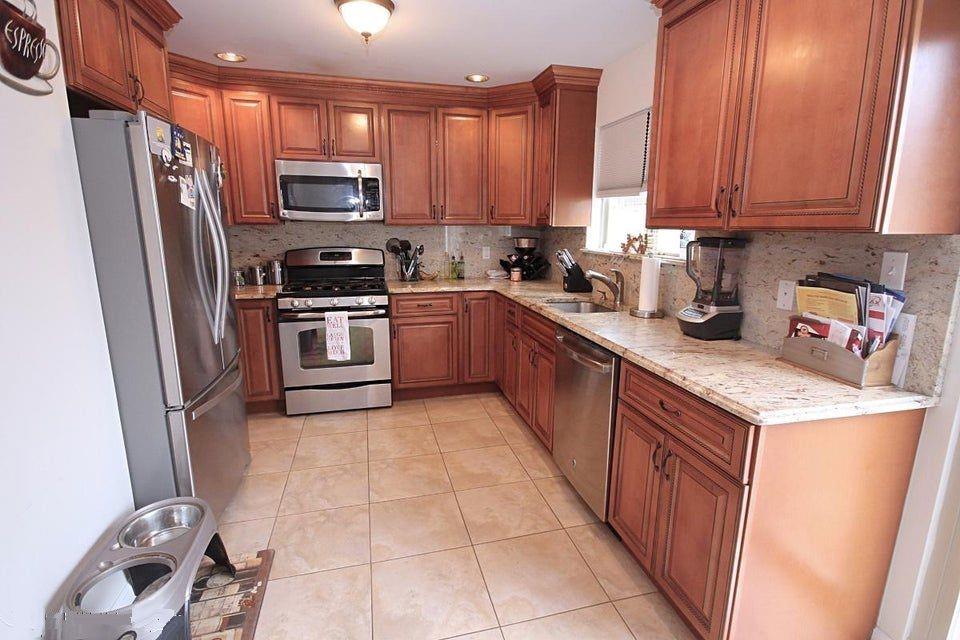 66 Plumtree Lane Rossville Staten Island NY 10309