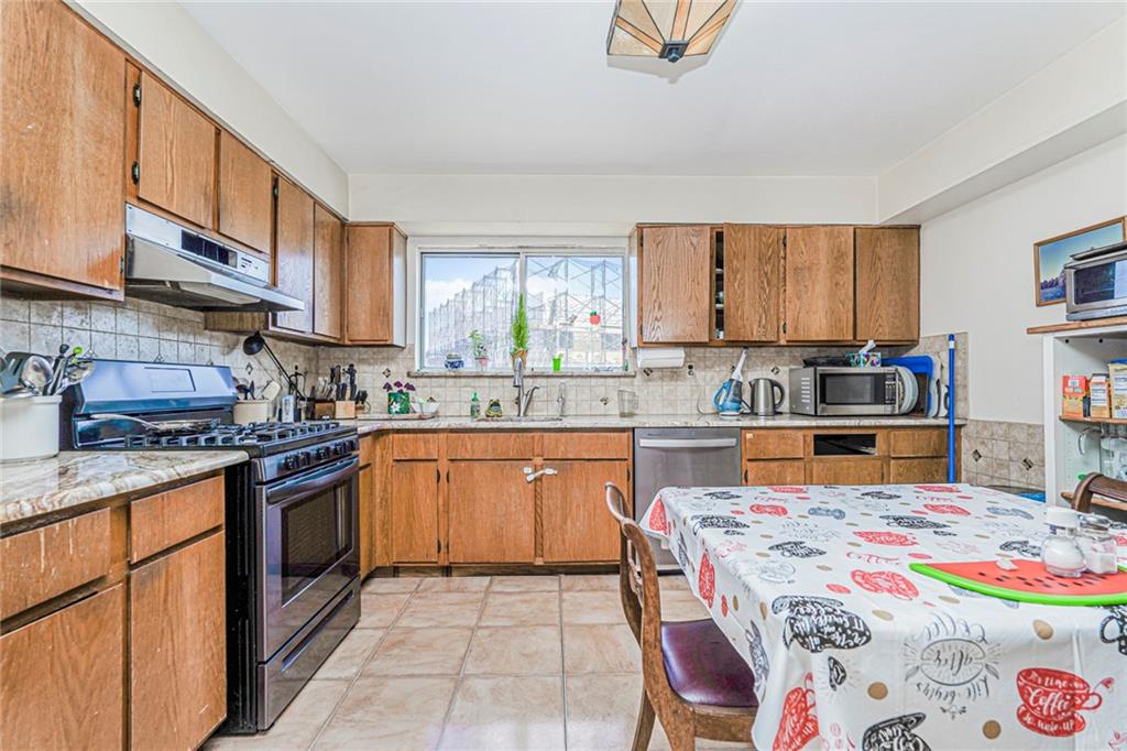 47 Tappen Court Stapleton Staten Island NY 10304