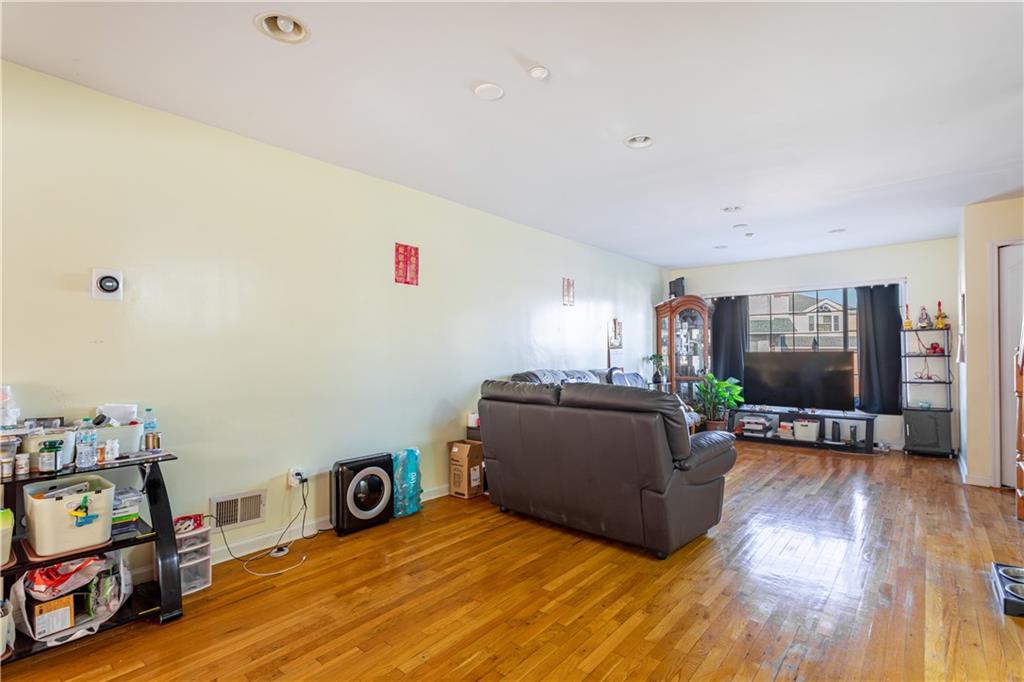 69 Alex Circle South Beach Staten Island NY 10305