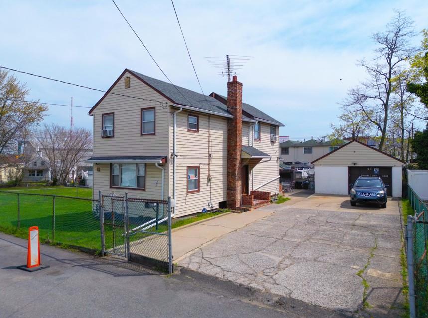 31 Post Lane Mariner's Harbor Staten Island NY 10303