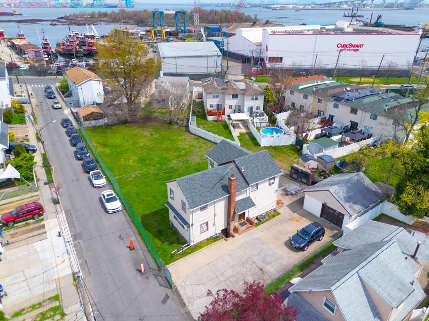 31 Post Lane Mariner's Harbor Staten Island NY 10303