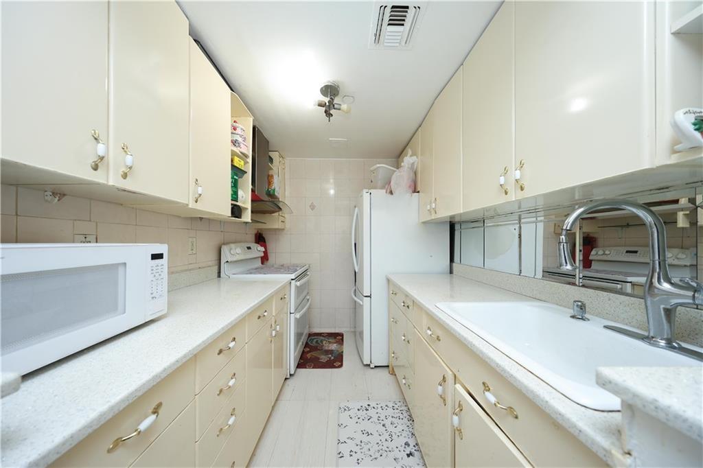 339 Avenue P Bensonhurst Brooklyn NY 11204