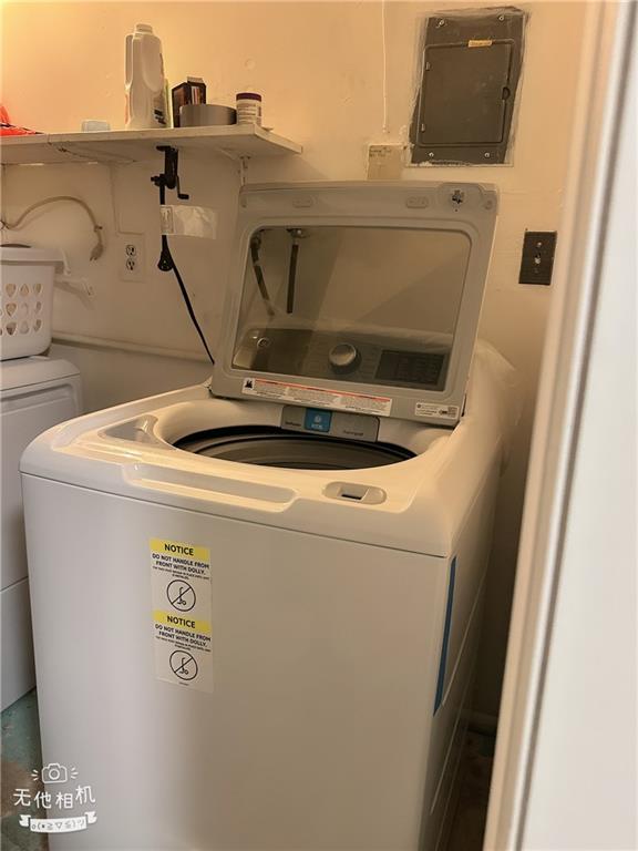 14 GREENTREE Lane Bulls Head State Island NY 10314