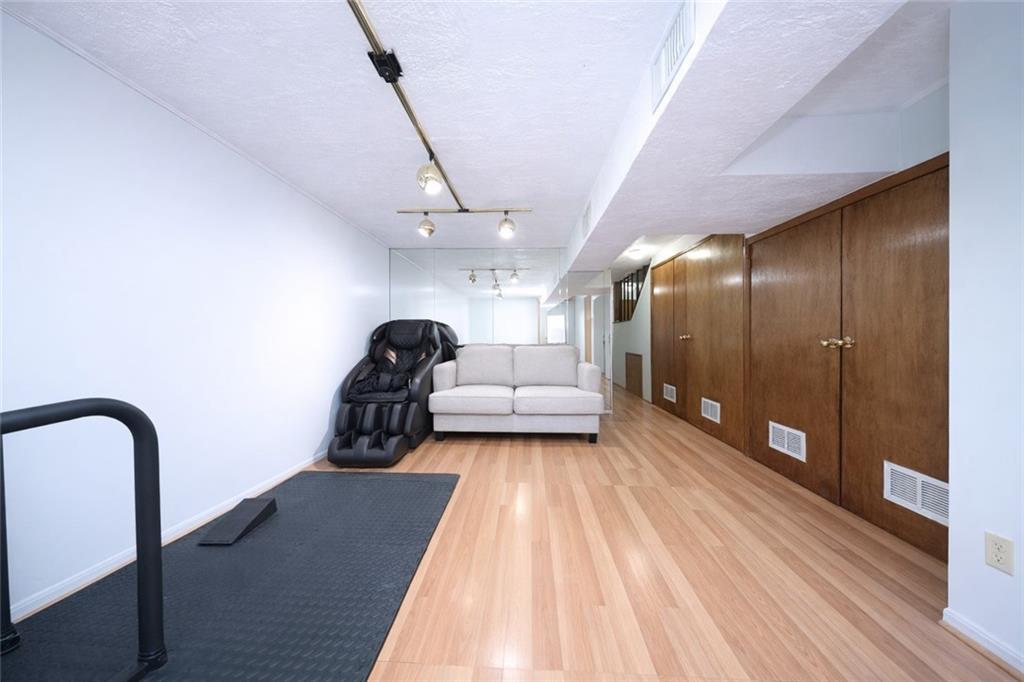 372 Barlow Avenue Great Kills Staten Island NY 10308