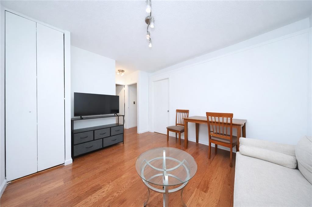 301 East 45th Street Midtown East New York NY 10017