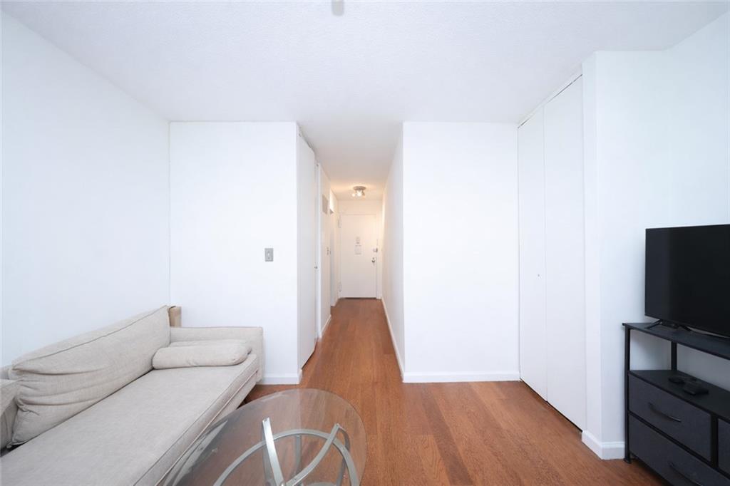 301 East 45th Street Midtown East New York NY 10017