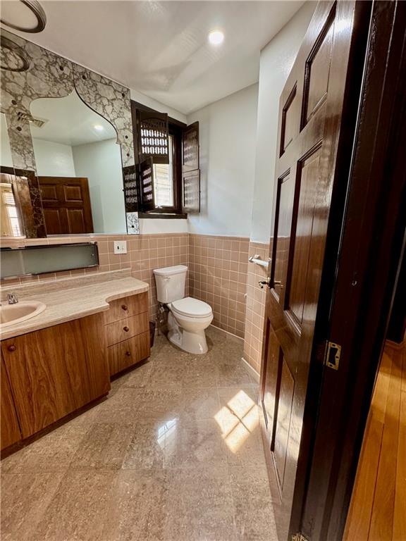 7305 19th Avenue Bensonhurst Brooklyn NY 11204