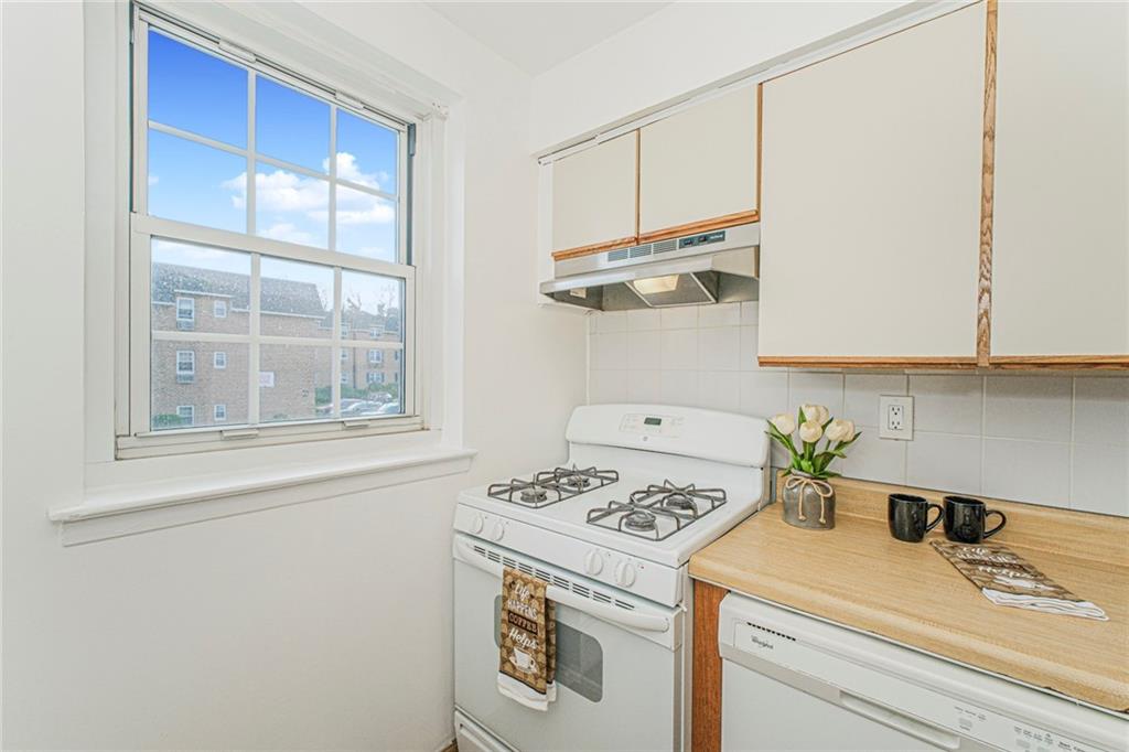 414 Maryland Avenue Rosebank Staten Island NY 10305