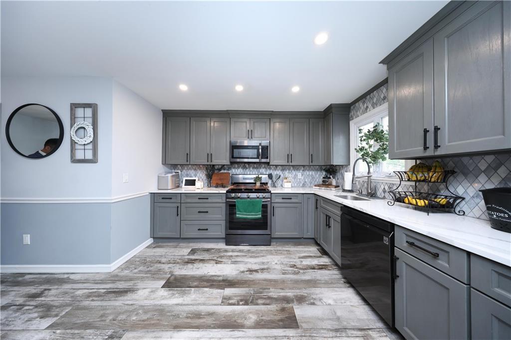 25 Poets Circle Huguenot Staten Island NY 10312