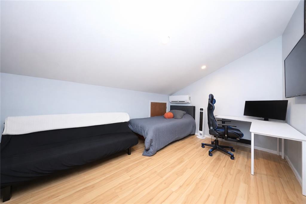 25 Poets Circle Huguenot Staten Island NY 10312