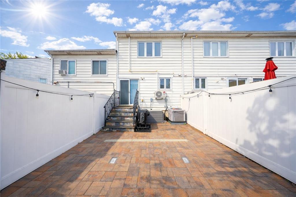 25 Poets Circle Huguenot Staten Island NY 10312