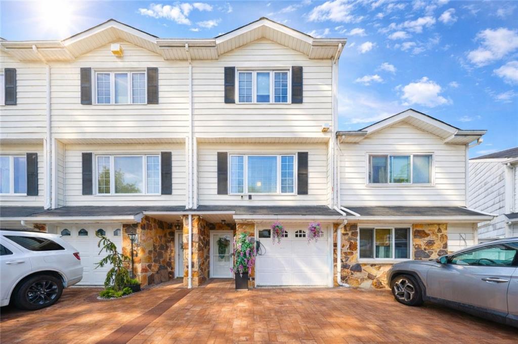 25 Poets Circle Huguenot Staten Island NY 10312