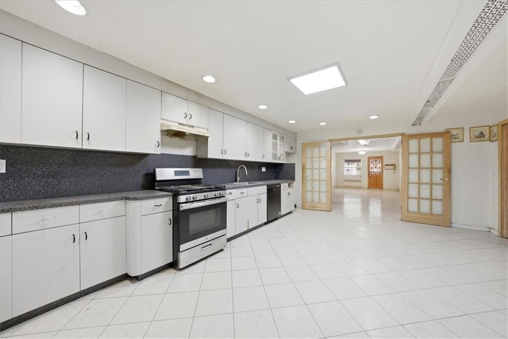 2075 East 55th Street Old Mill Basin Brooklyn NY 11234