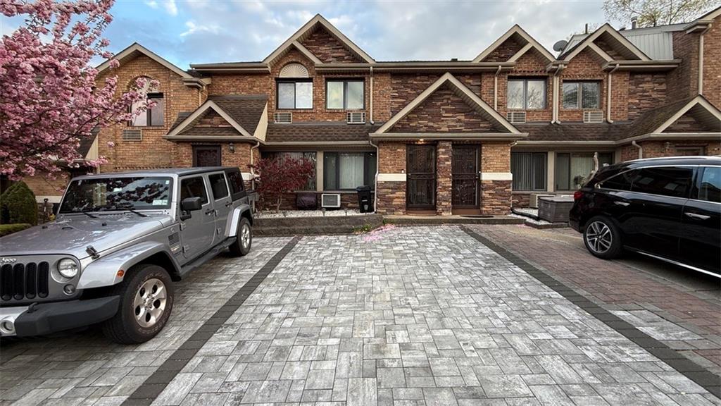 94 North Drive Grasmere Staten Island NY 10305