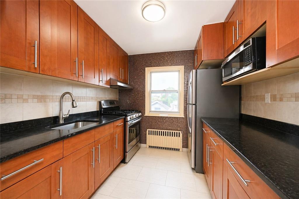 189 Bay 10th Street Bensonhurst Brooklyn NY 11228