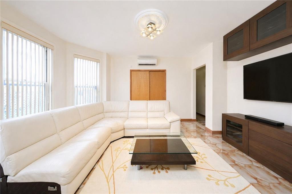 189 Bay 10th Street Bensonhurst Brooklyn NY 11228