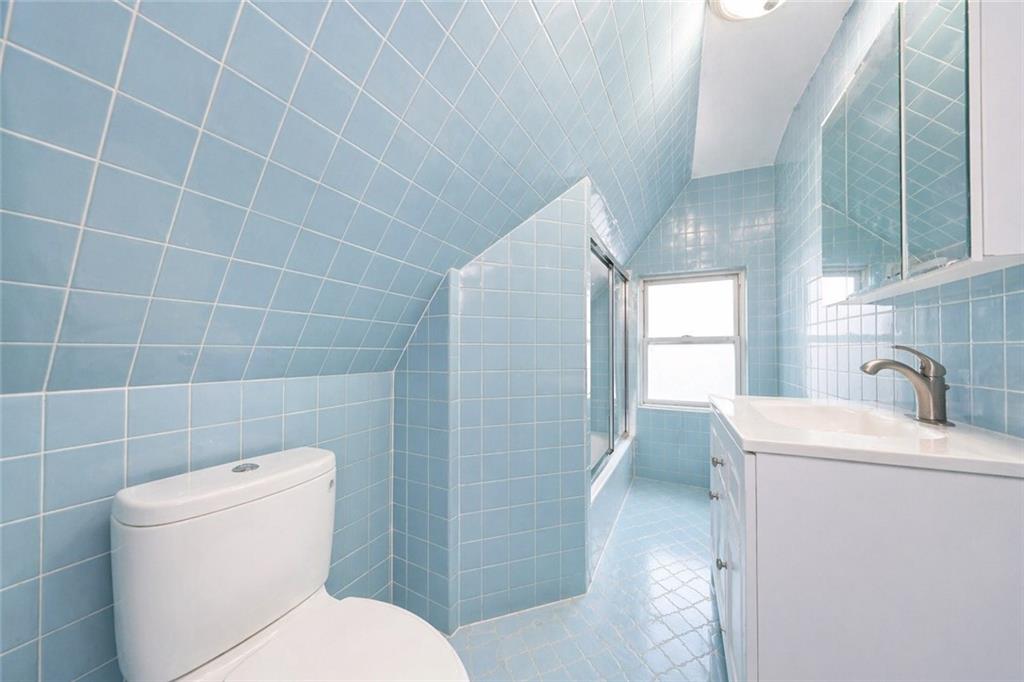 189 Bay 10th Street Bensonhurst Brooklyn NY 11228