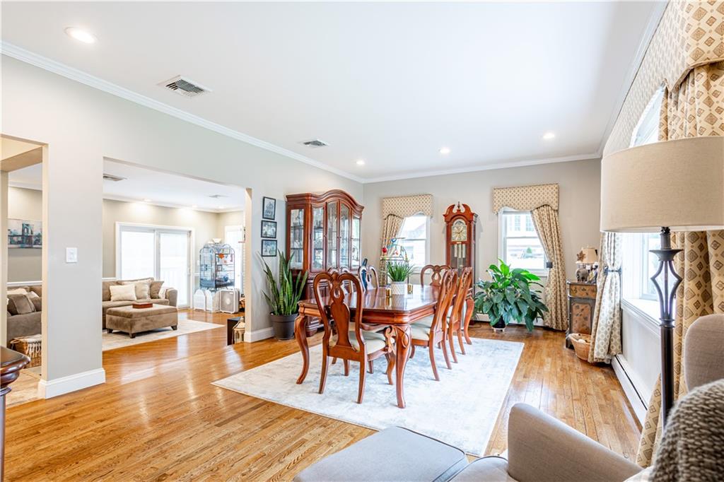 305 Woodvale Avenue Prince's Bay Staten Island NY 10309