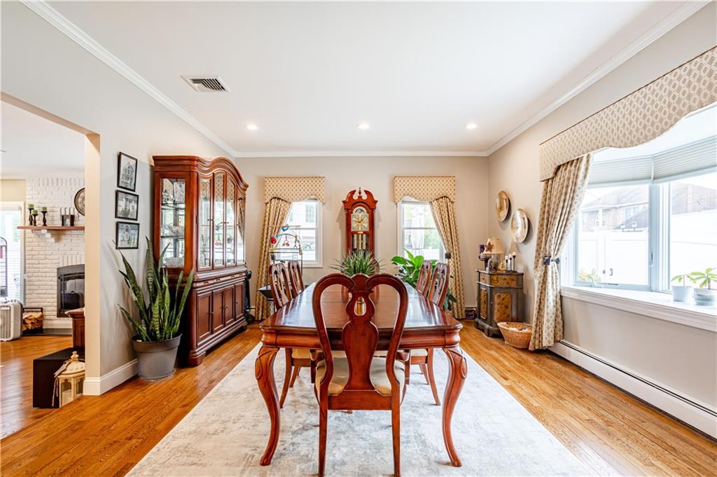 305 Woodvale Avenue Prince's Bay Staten Island NY 10309