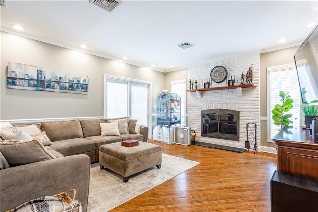 305 Woodvale Avenue Prince's Bay Staten Island NY 10309