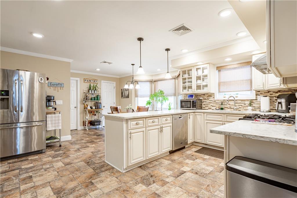 305 Woodvale Avenue Prince's Bay Staten Island NY 10309