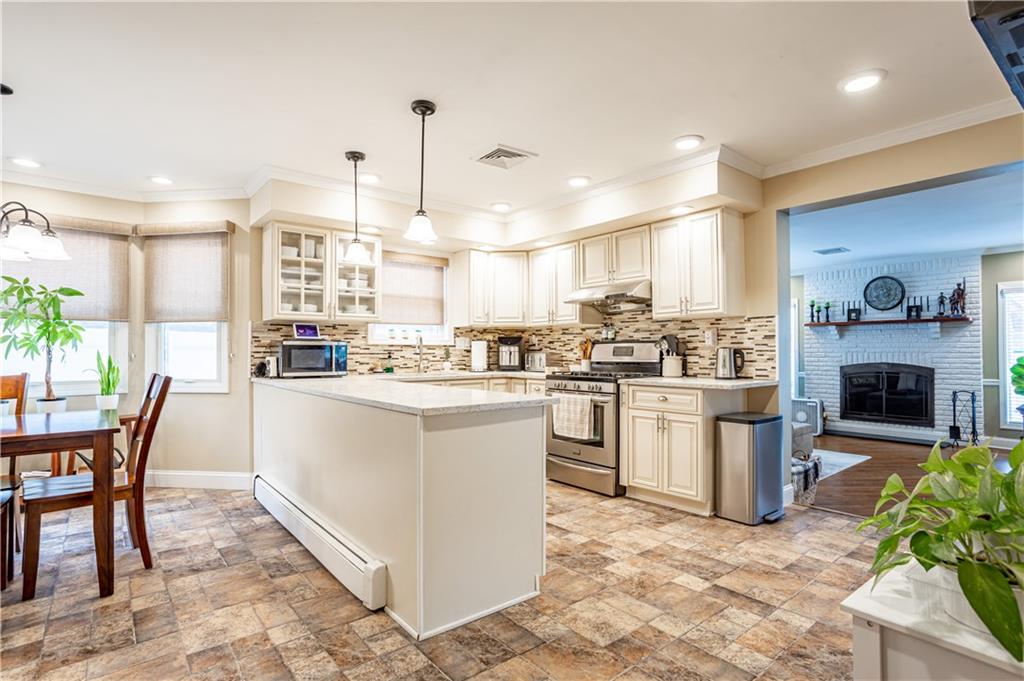 305 Woodvale Avenue Prince's Bay Staten Island NY 10309