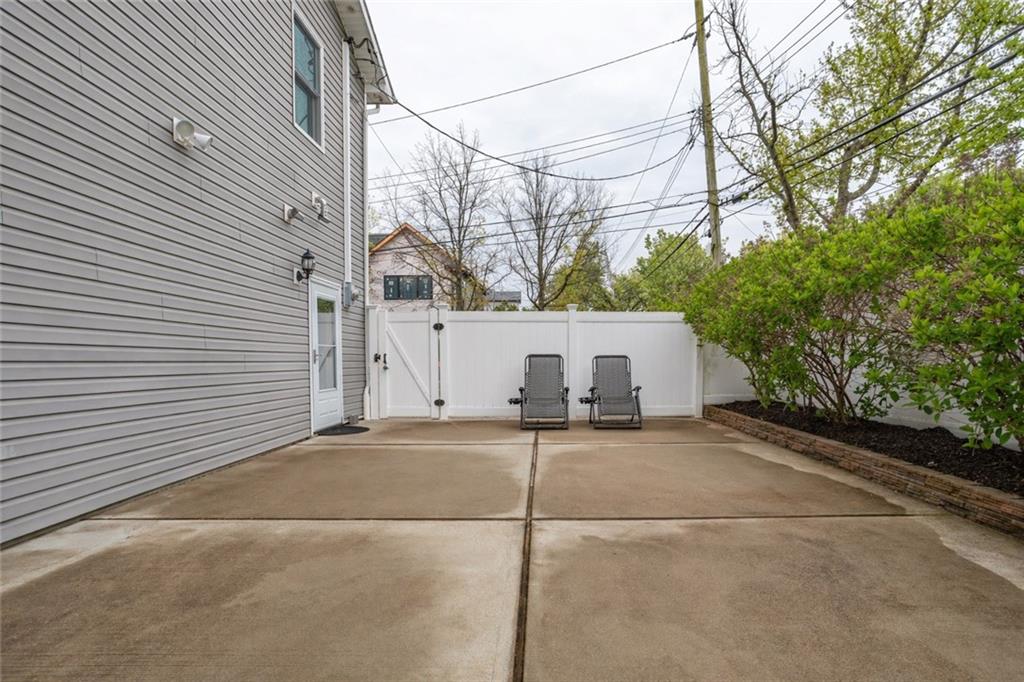 305 Woodvale Avenue Prince's Bay Staten Island NY 10309