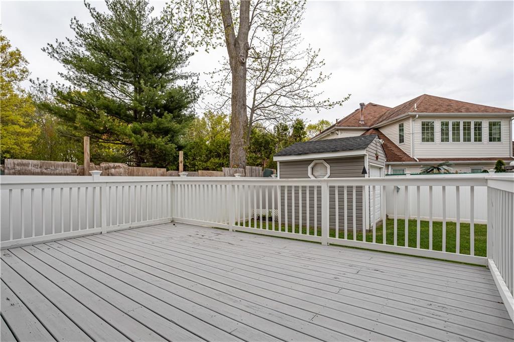 305 Woodvale Avenue Prince's Bay Staten Island NY 10309