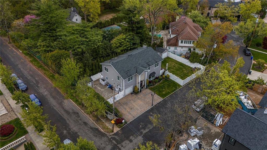 305 Woodvale Avenue Prince's Bay Staten Island NY 10309