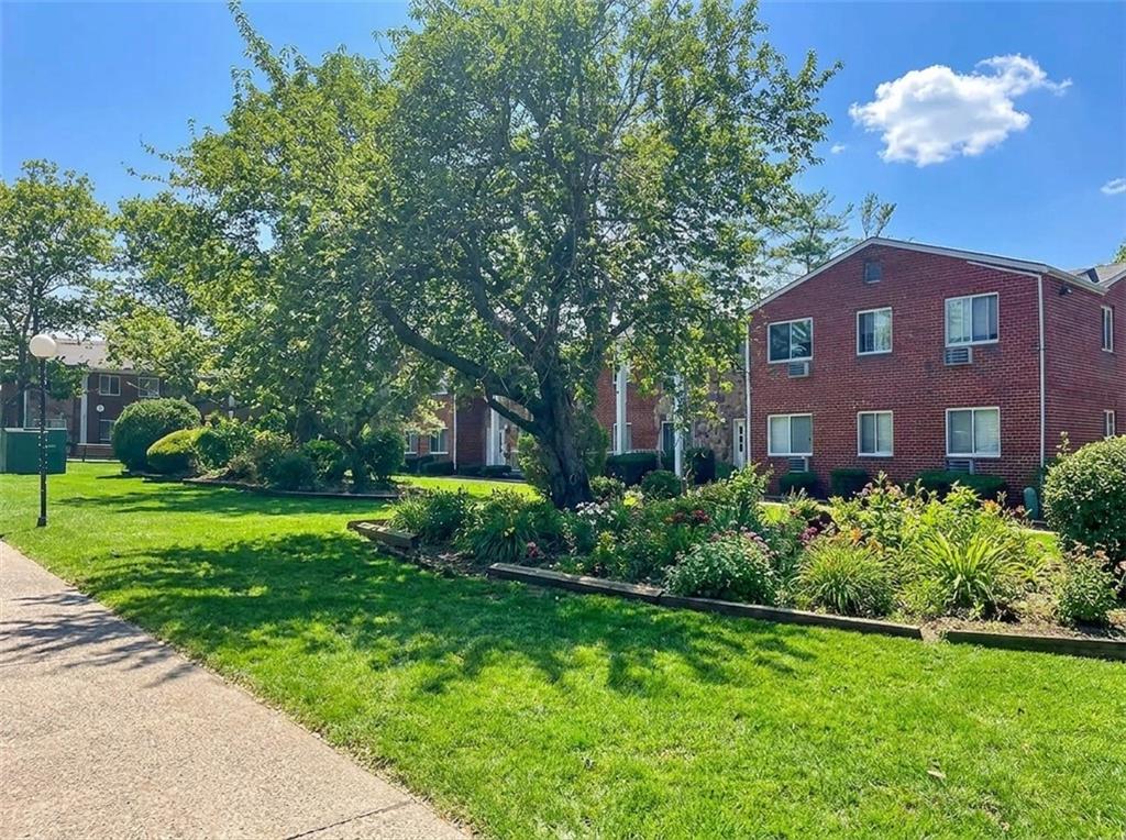 17 Gadsen Place New Springville Staten Island NY 10314