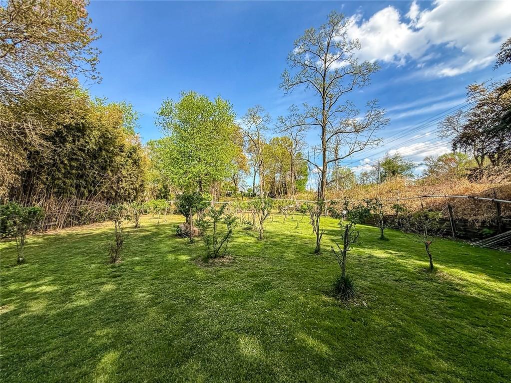 636 Holmdel Road Jersey City Throgs Neck NJ 07730