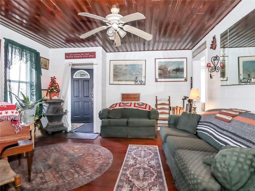 636 Holmdel Road Jersey City Throgs Neck NJ 07730